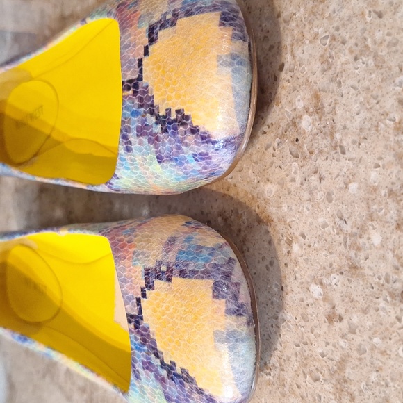 Nine West snakeprint flat shoes - Picture 8 of 8
